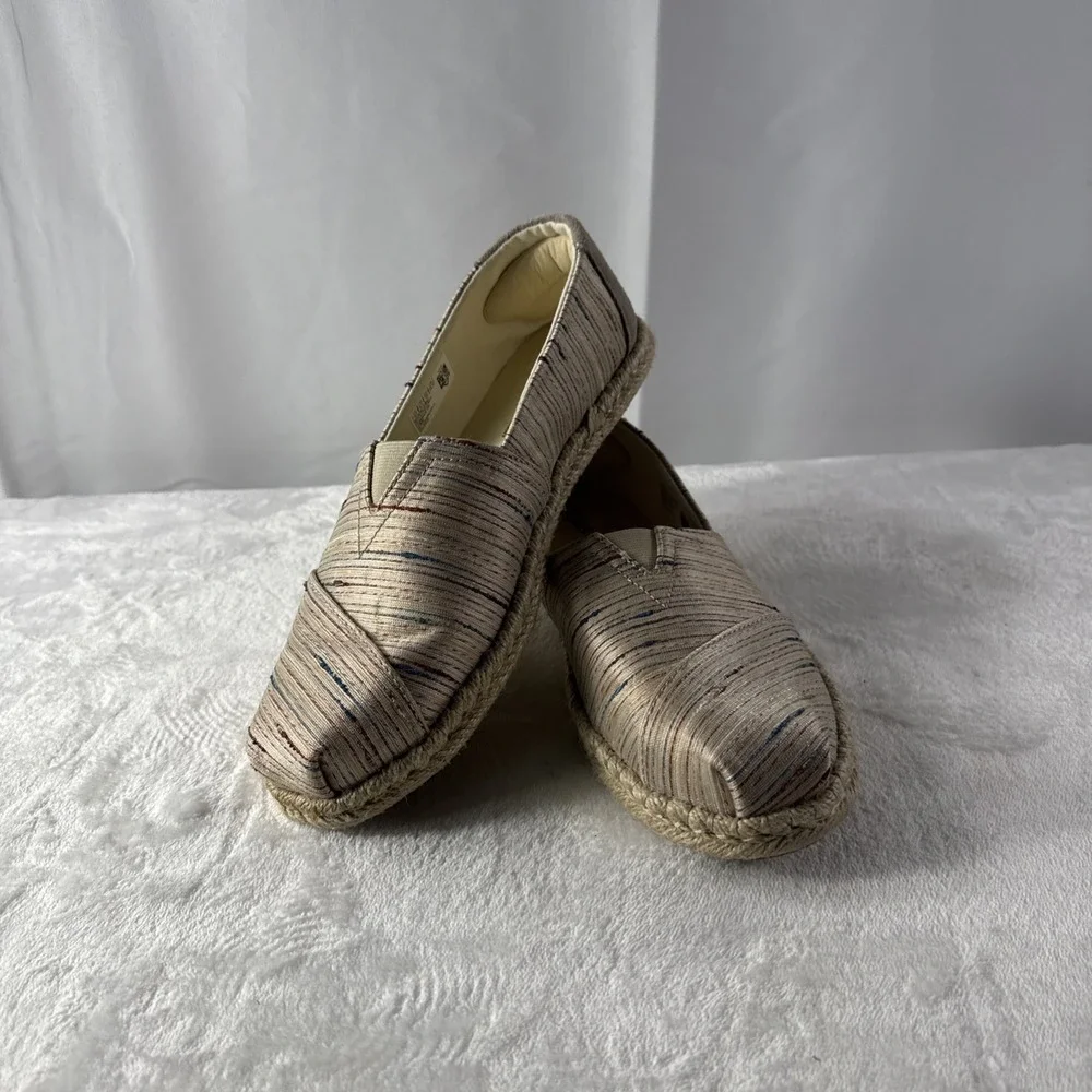 TOMS WOMEN'S CLASSIC ESPADRILLES Sz  8.5  BIRCH METALLIC SLUBBY STRIPE 10013506